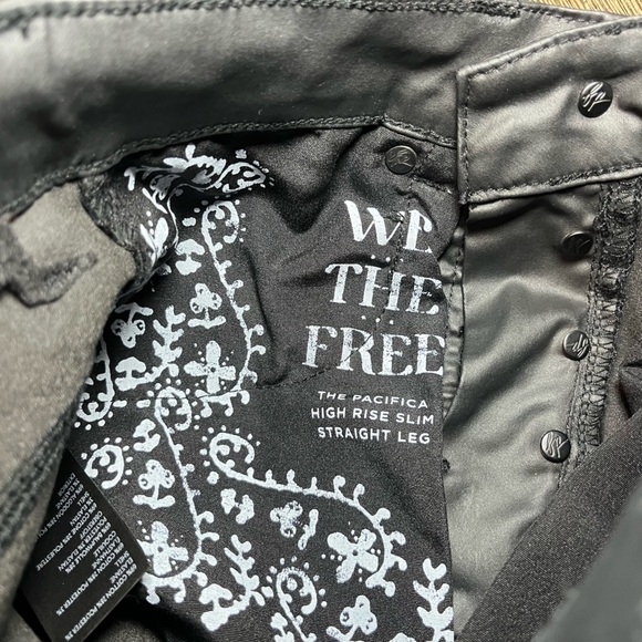 We The Free NWT Pacifica Coated Straight-Leg Faux Leather Pants Size 24 - Picture 6 of 9